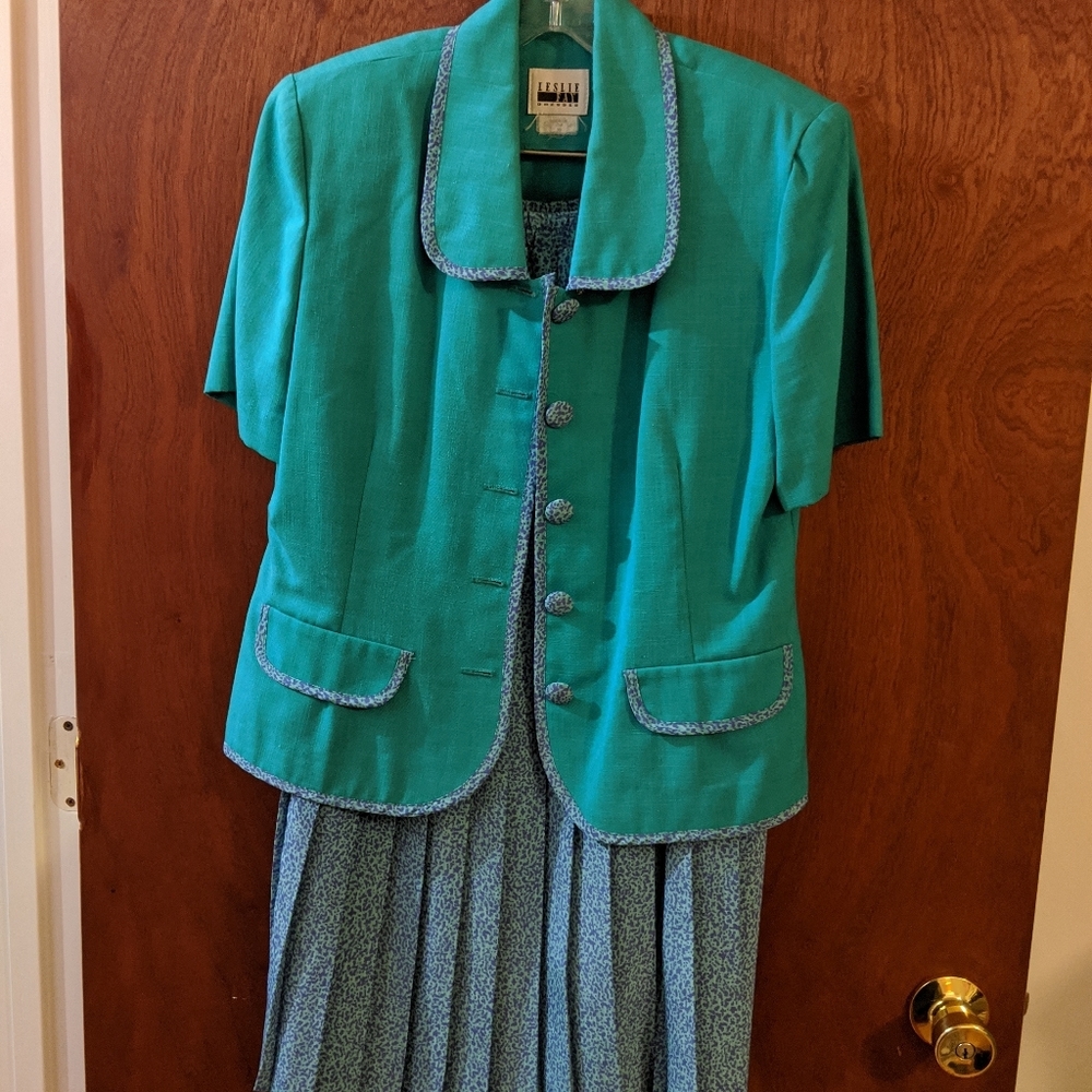 Ladies Skirt Set